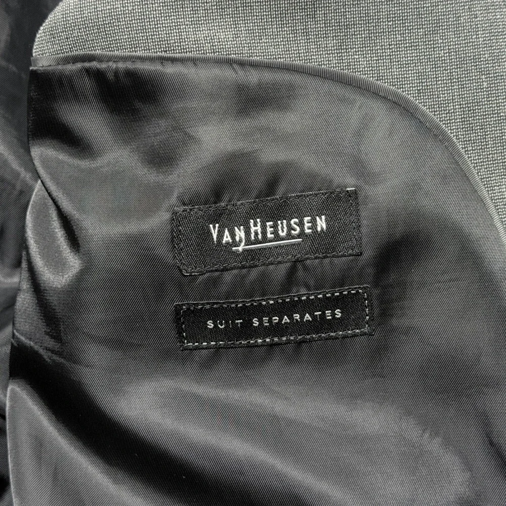 Van Heusen Mens 44R Grey Suit Jacket Blazer Two Button Textured Suit Separates